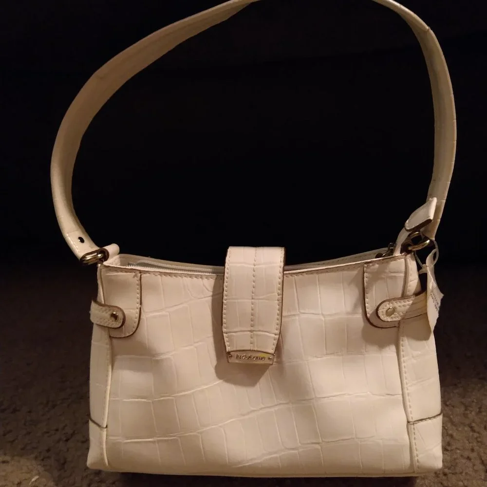 BRAND NEW LIZ CLAIRBORNE WHITE FAUX LEATHER PURSE - Picture 1 of 9